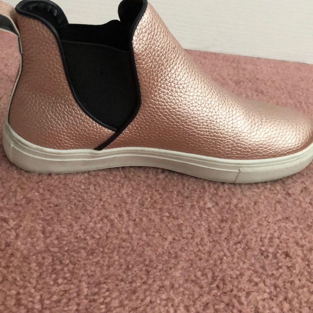 Pink metallic sneakers